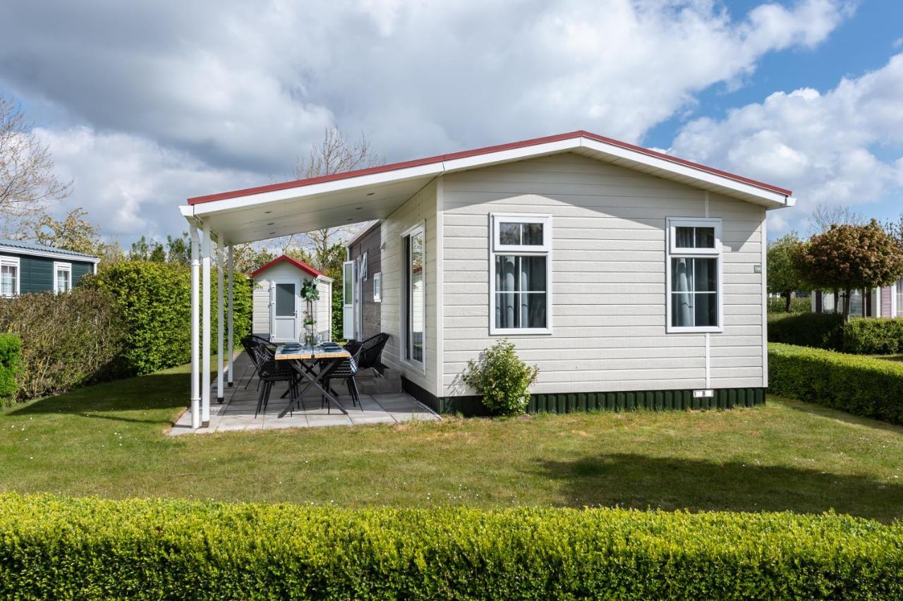 Luxe 5-Persoons Chalet Op Familiecamping Baarland Eksteriør billede